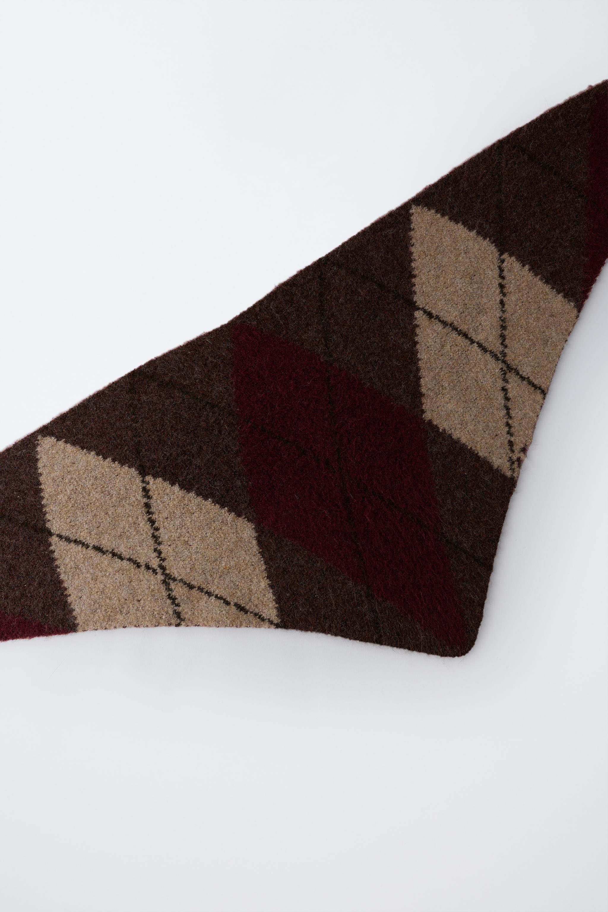 TRIANGULAR ARGYLE SCARF